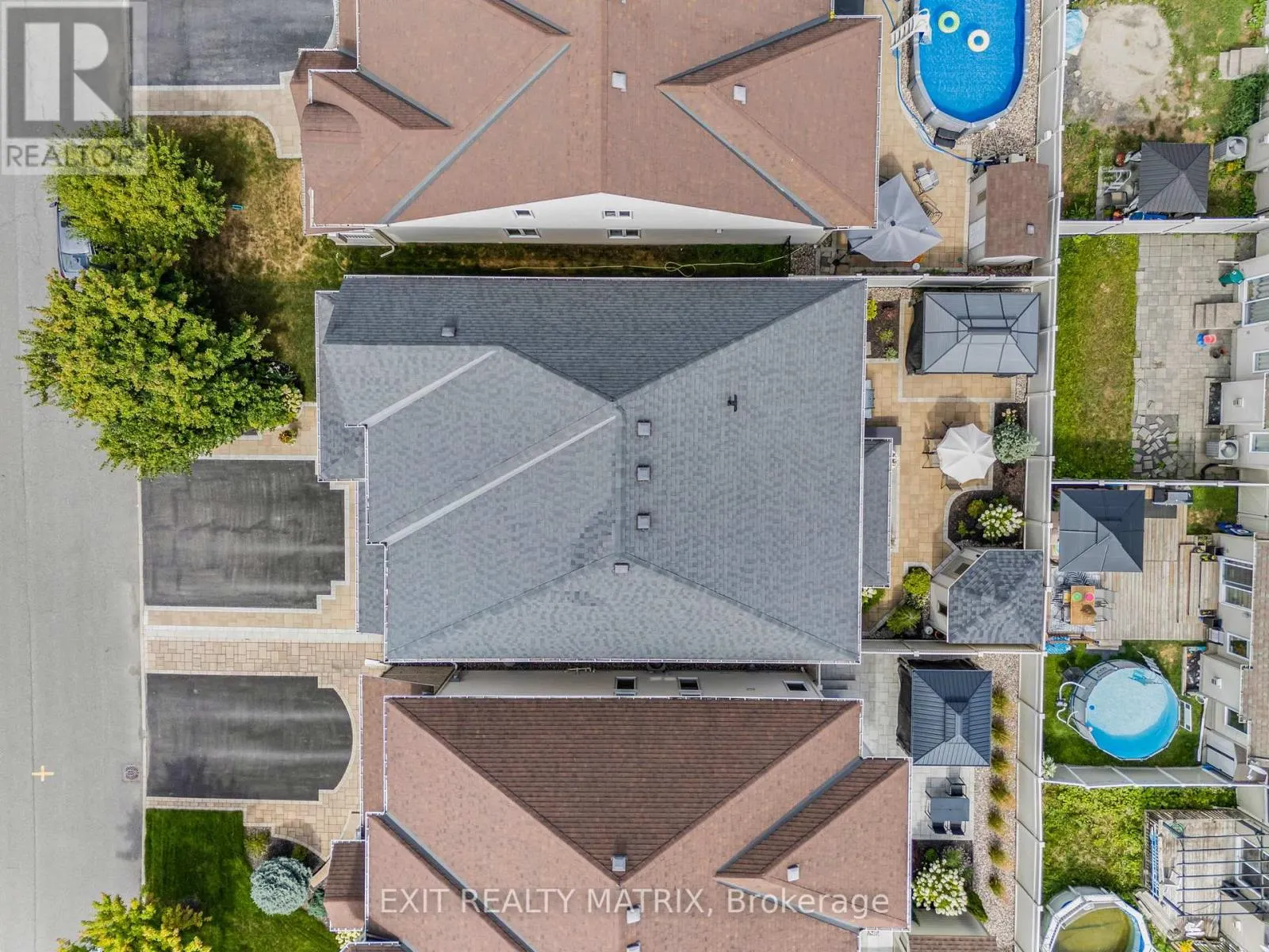 352 OAKCREST WAY