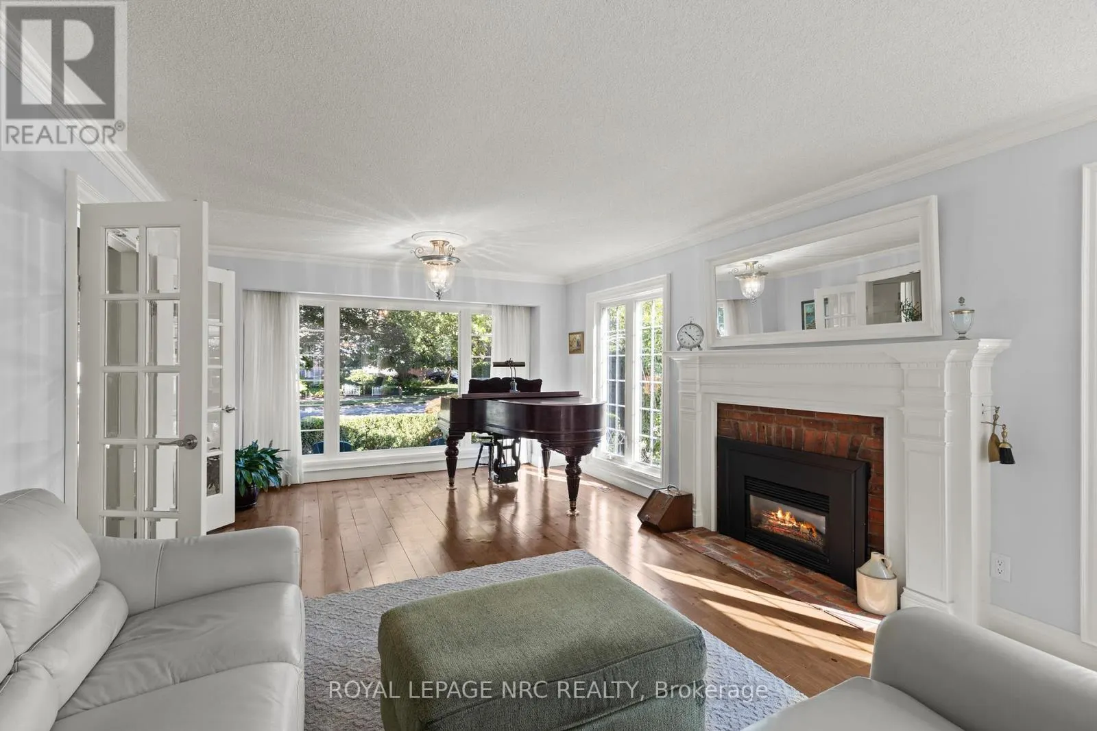 36 CONFEDERATION DRIVE