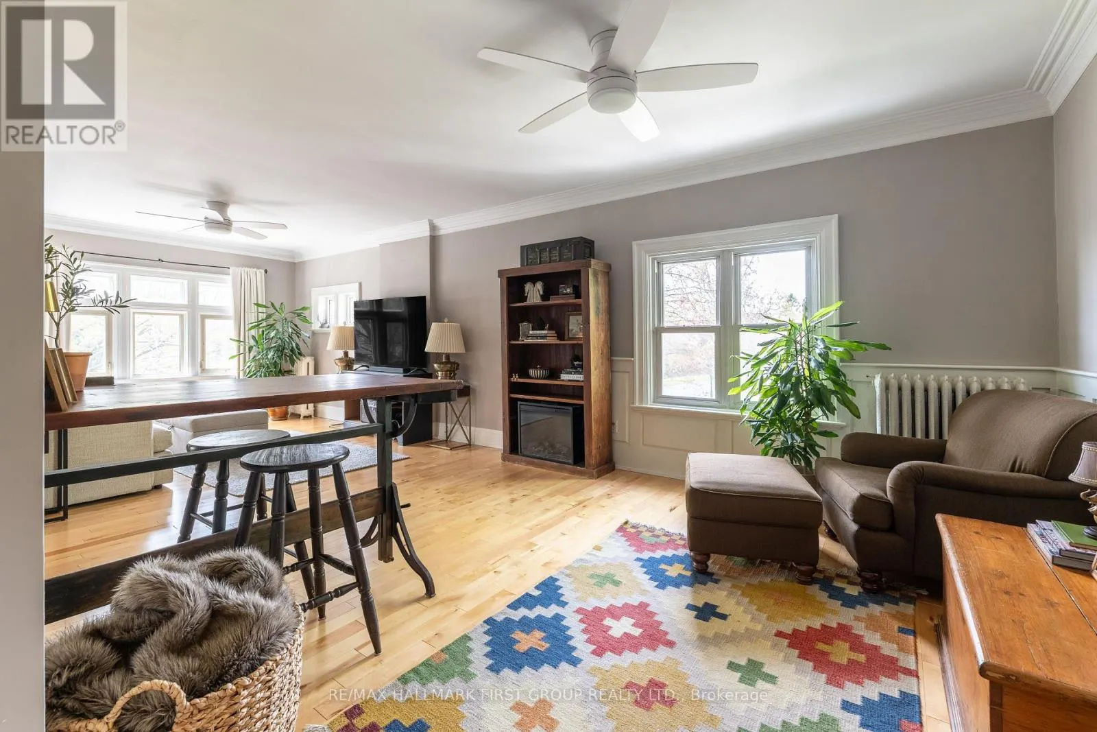 174 KING STREET W