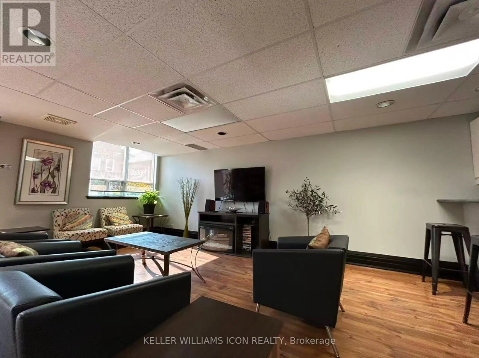 105 - 429 SOMERSET STREET W