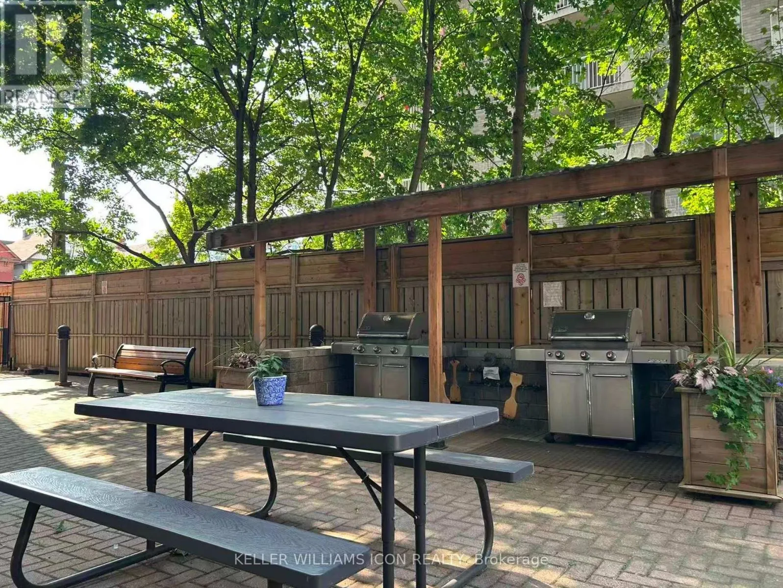 105 - 429 SOMERSET STREET W