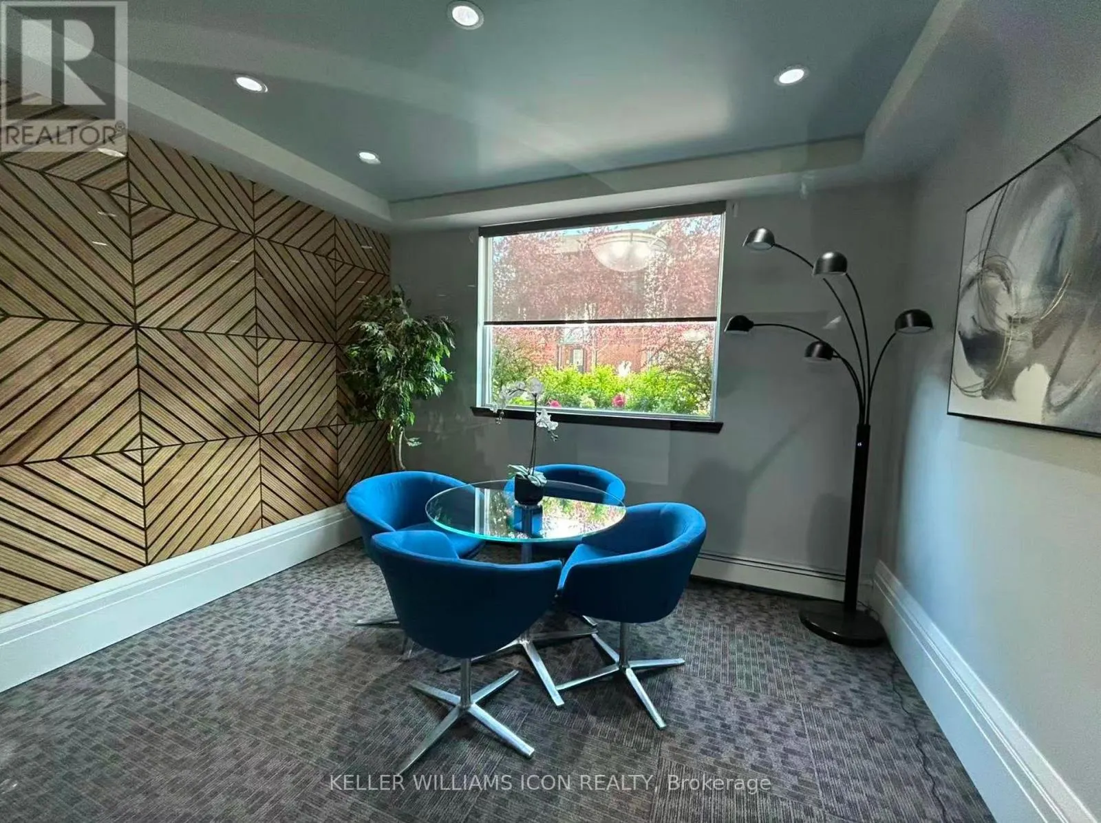 105 - 429 SOMERSET STREET W