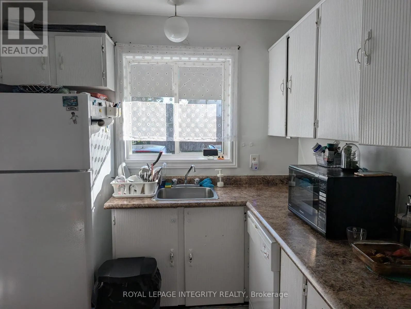 38 - 1721 DONDALE STREET