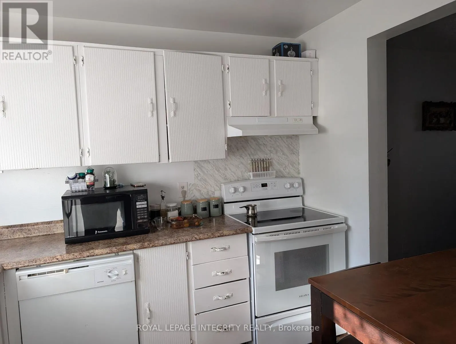 38 - 1721 DONDALE STREET