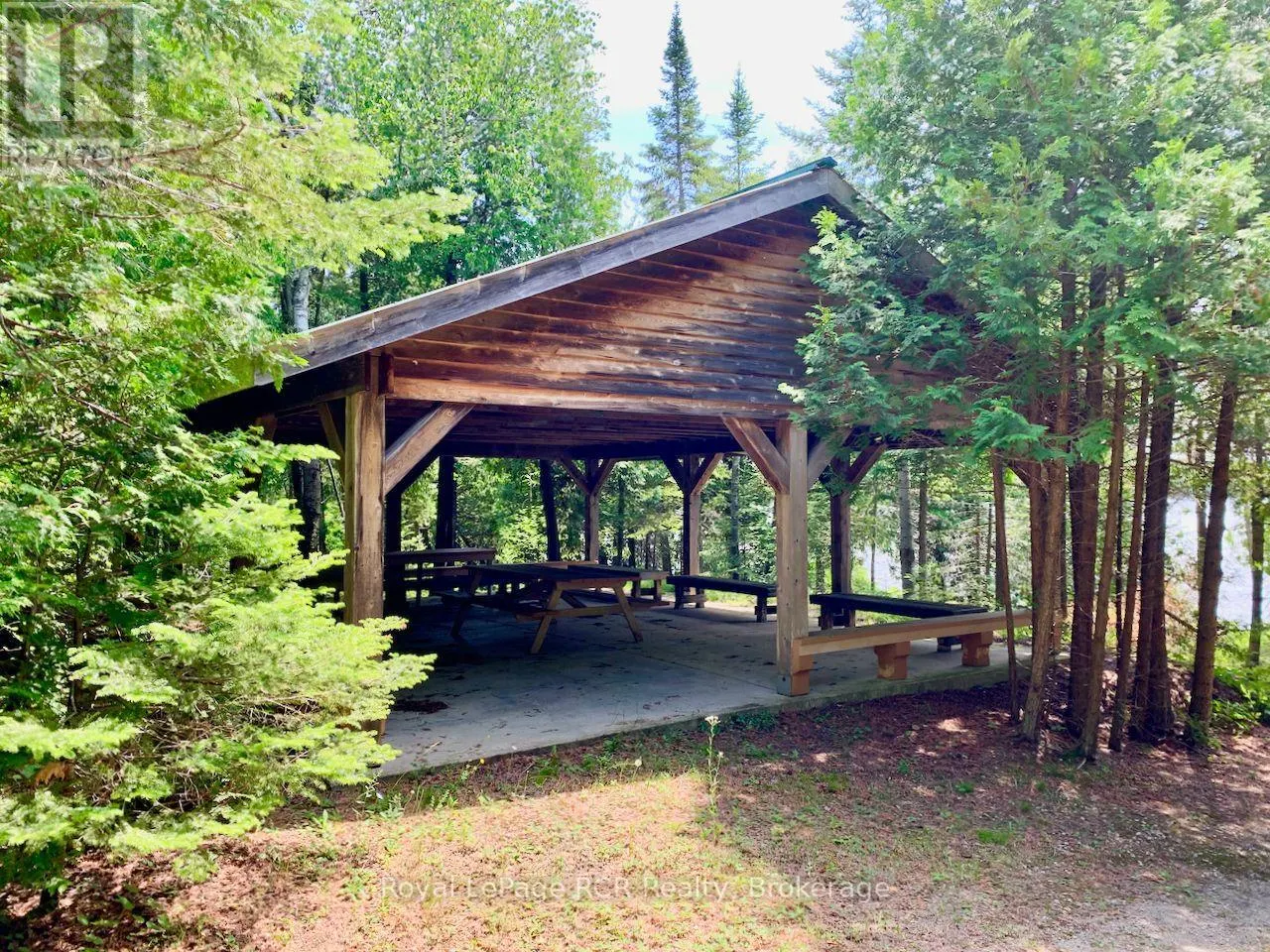 127 LAKEWOOD COUNTRY LANE