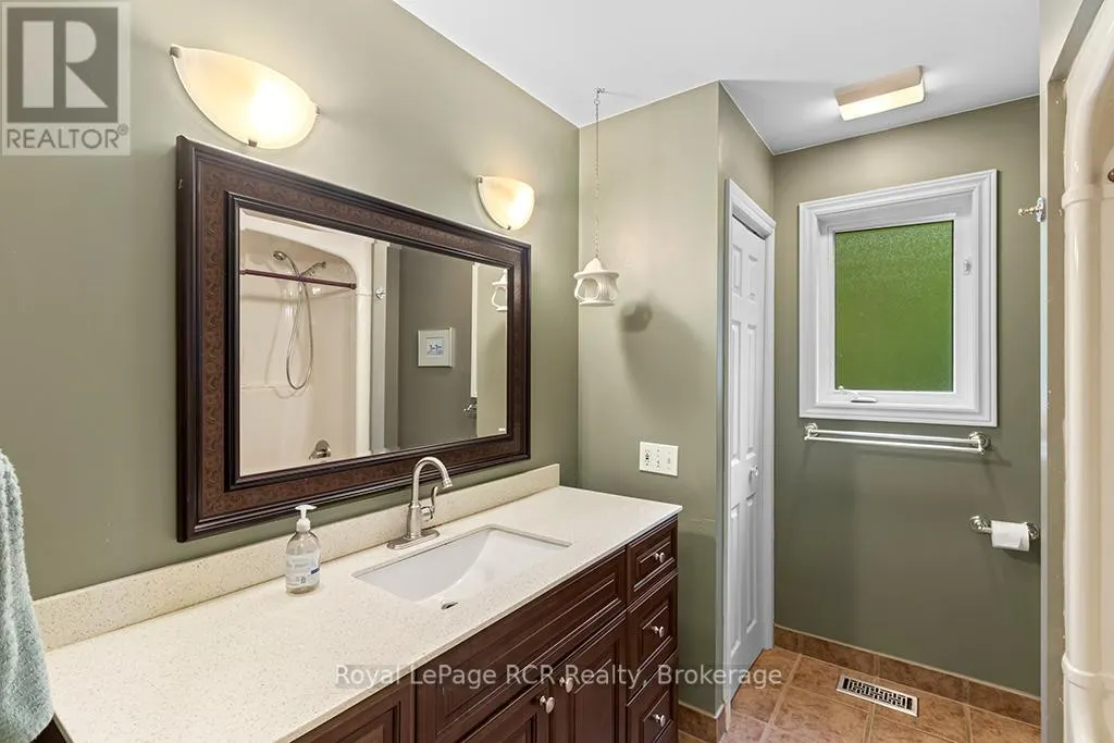 127 LAKEWOOD COUNTRY LANE