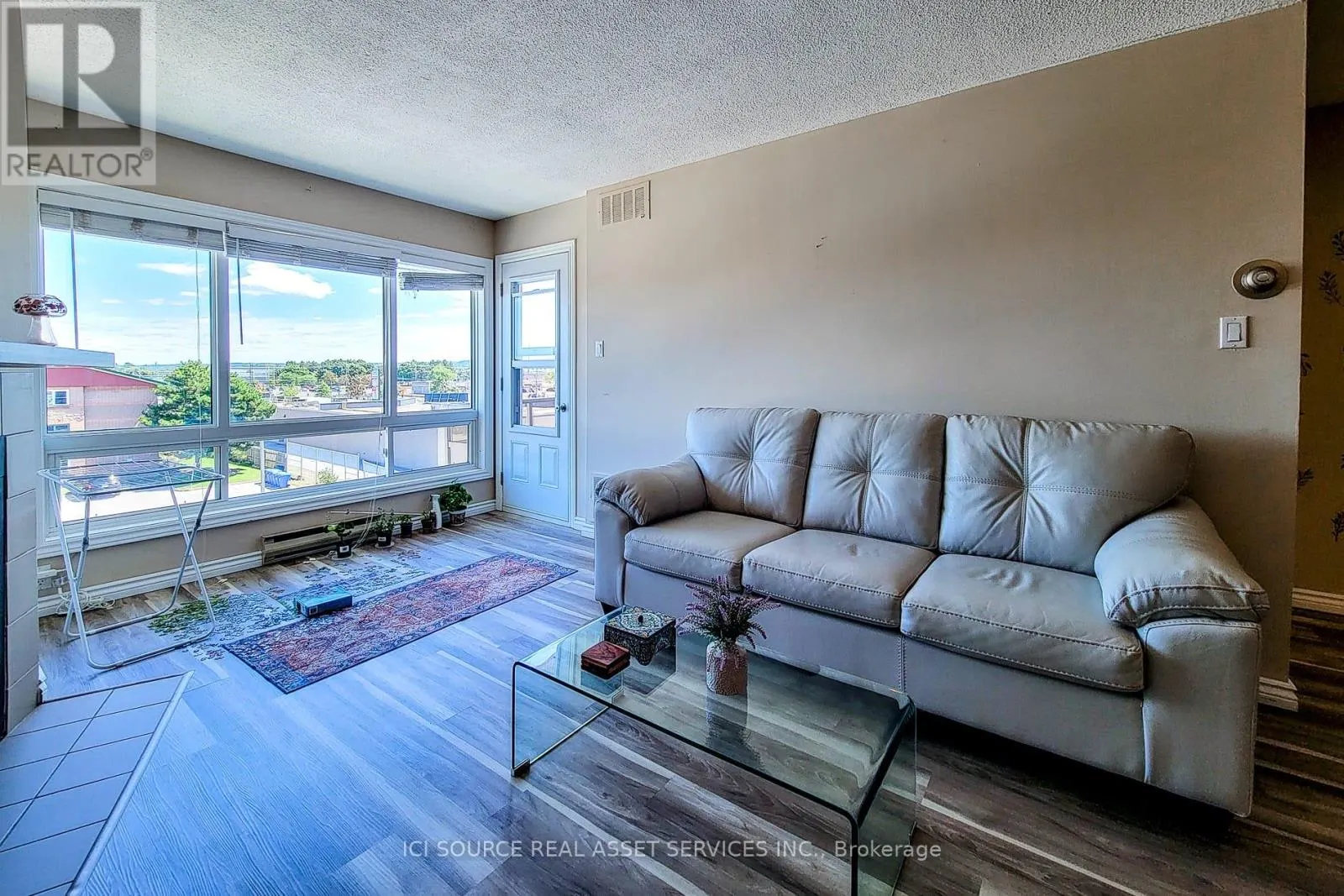 411 - 78 ROEHAMPTON AVENUE
