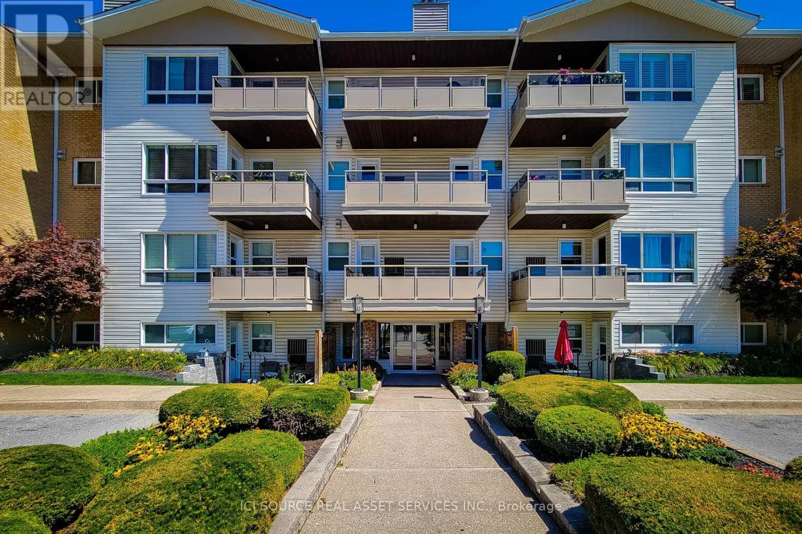 411 - 78 ROEHAMPTON AVENUE