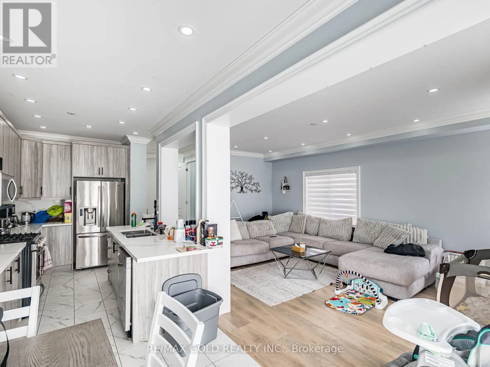 17 COTTONWOOD CRESCENT