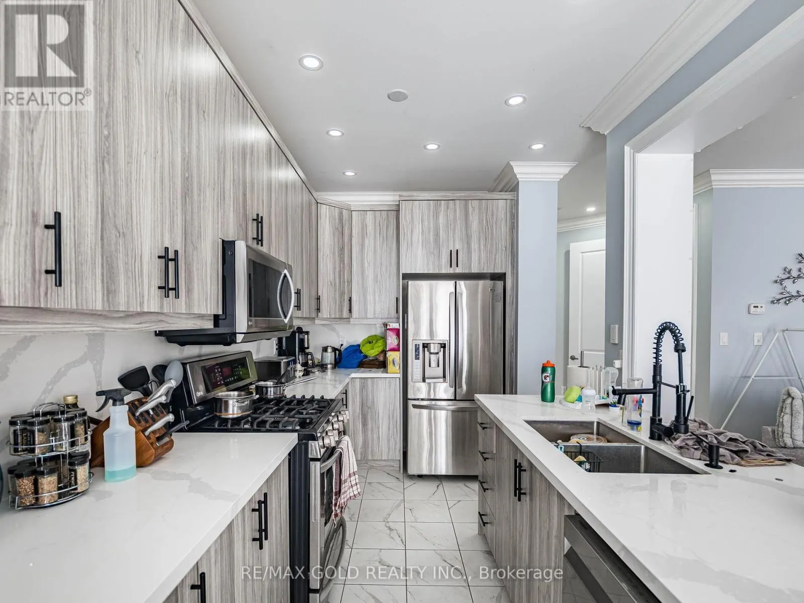 17 COTTONWOOD CRESCENT