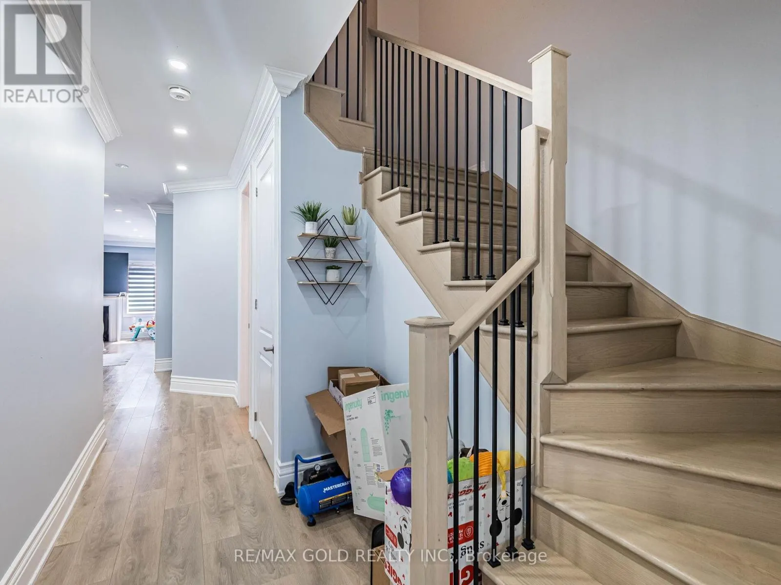 17 COTTONWOOD CRESCENT