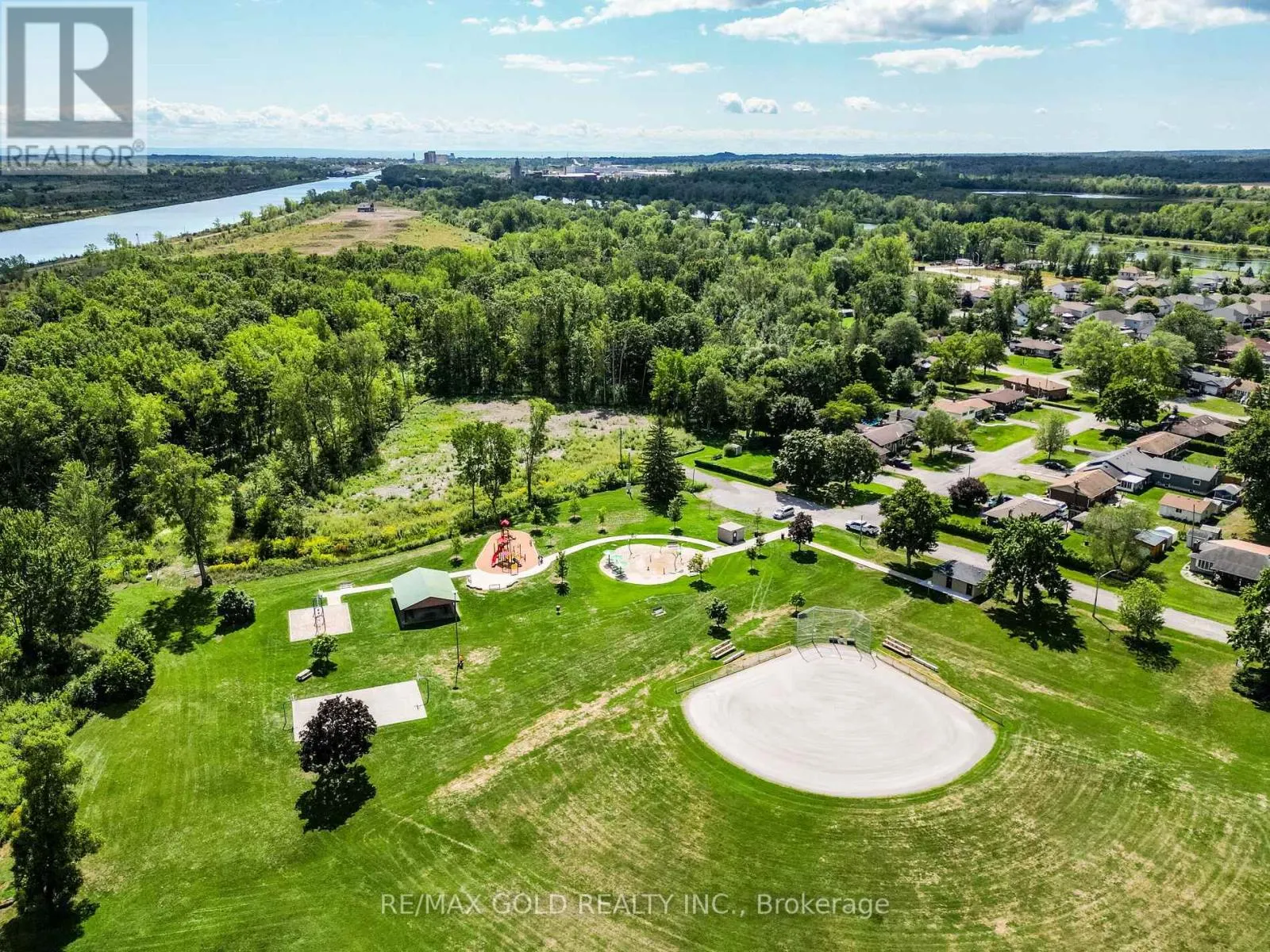 17 COTTONWOOD CRESCENT