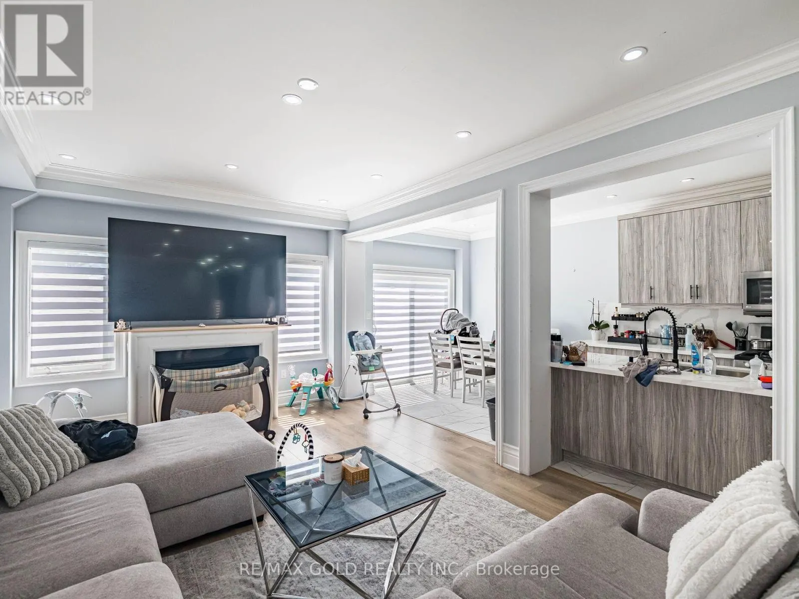 17 COTTONWOOD CRESCENT