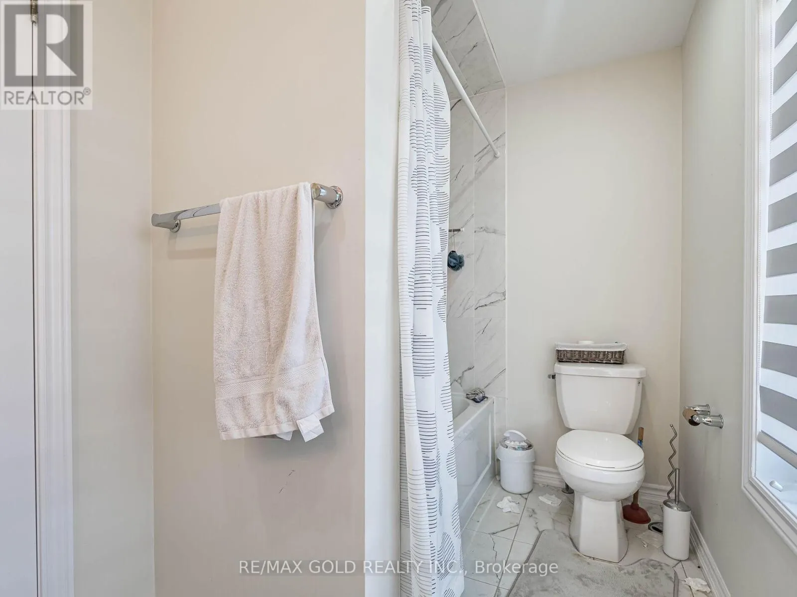 17 COTTONWOOD CRESCENT