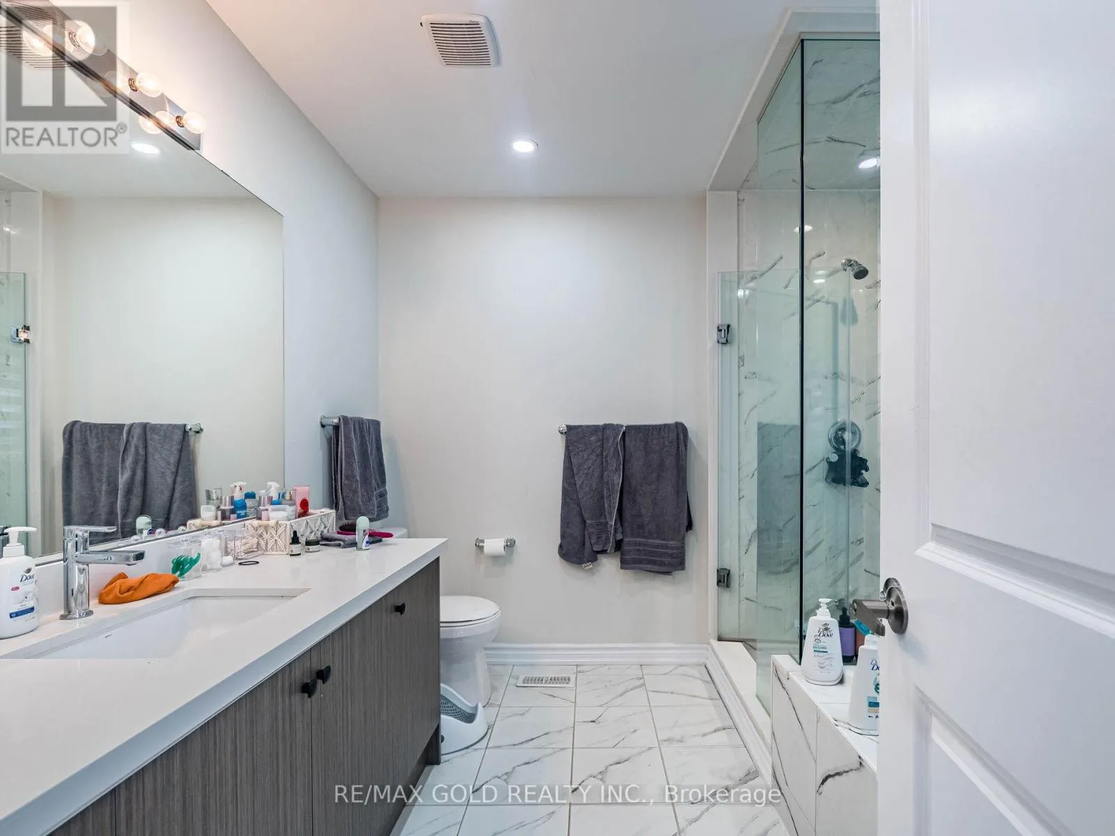 17 COTTONWOOD CRESCENT