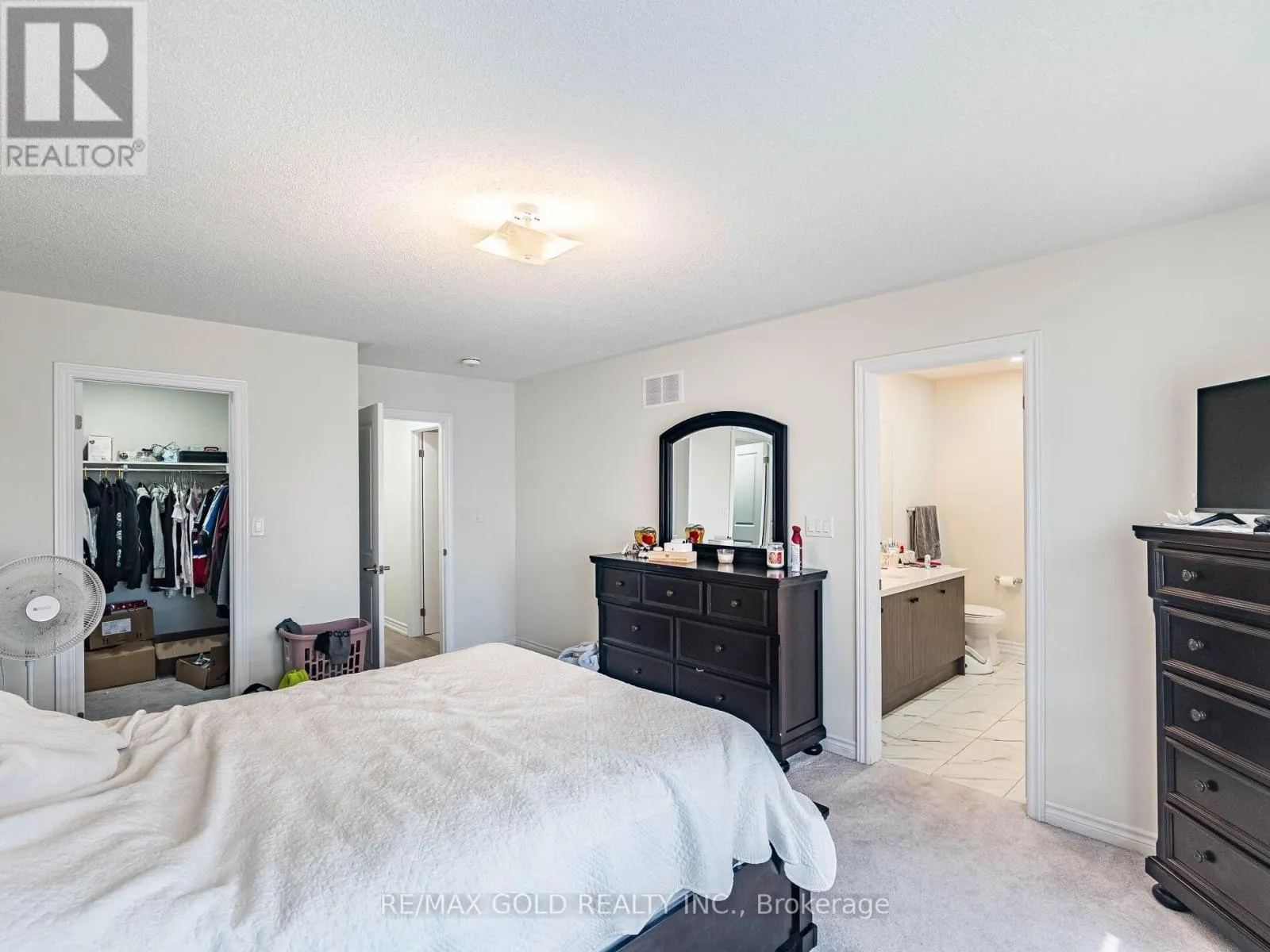 17 COTTONWOOD CRESCENT