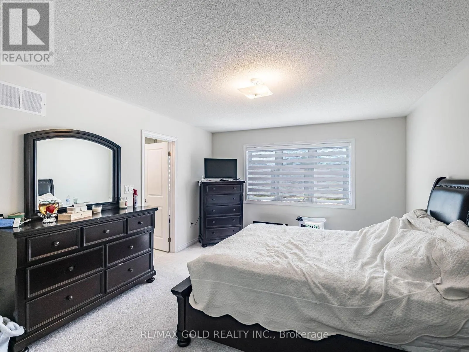 17 COTTONWOOD CRESCENT