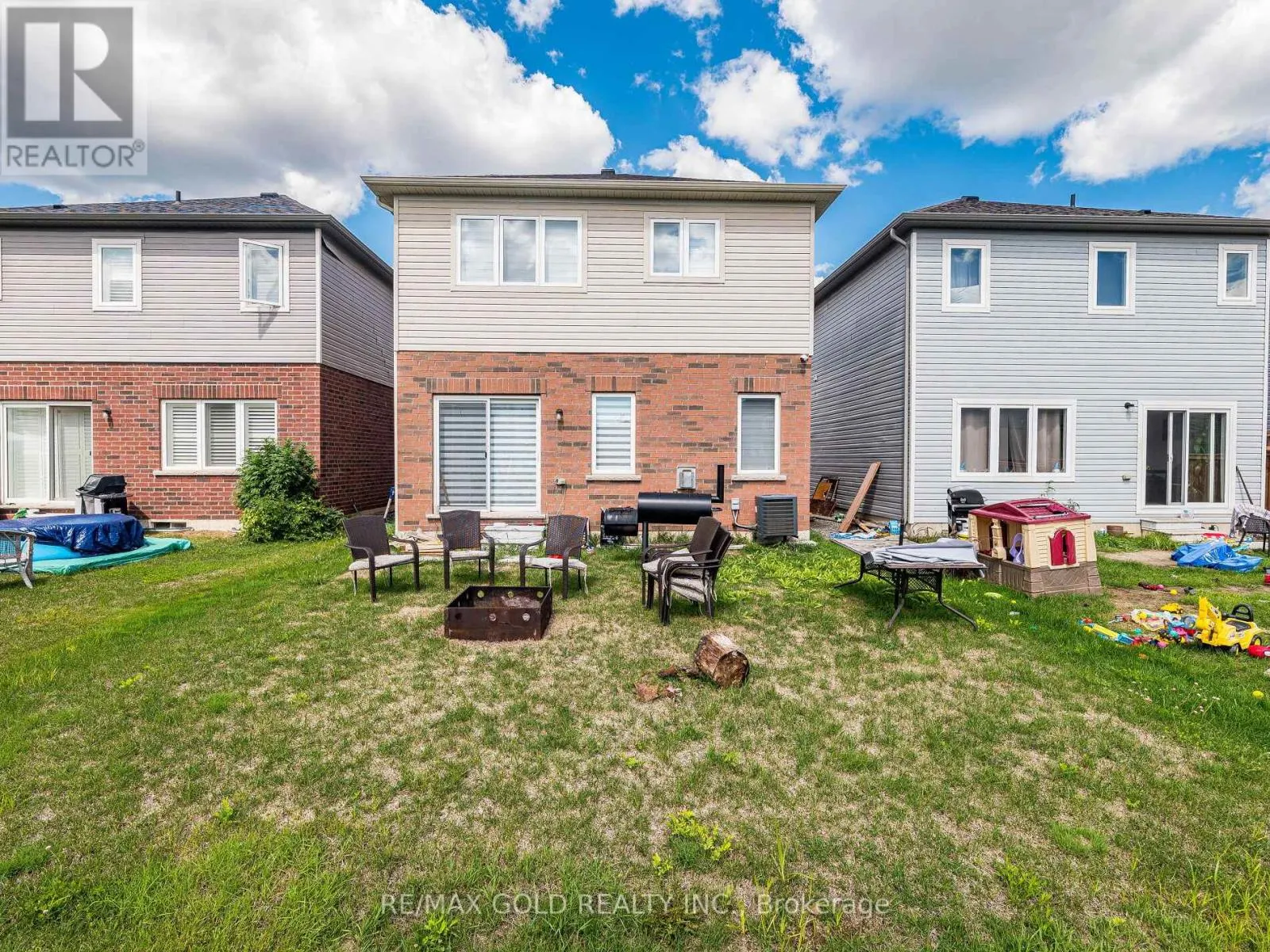 17 COTTONWOOD CRESCENT