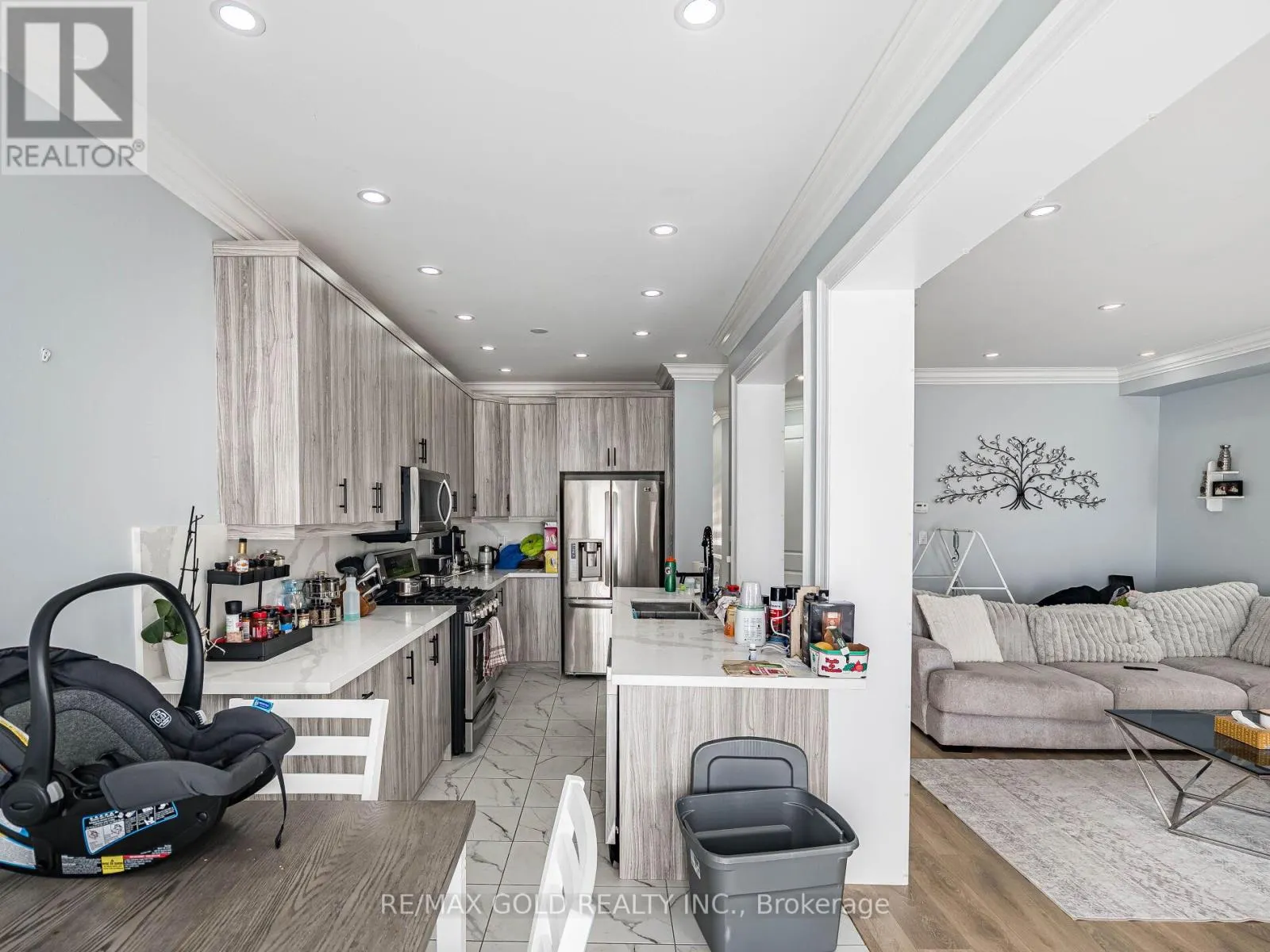 17 COTTONWOOD CRESCENT