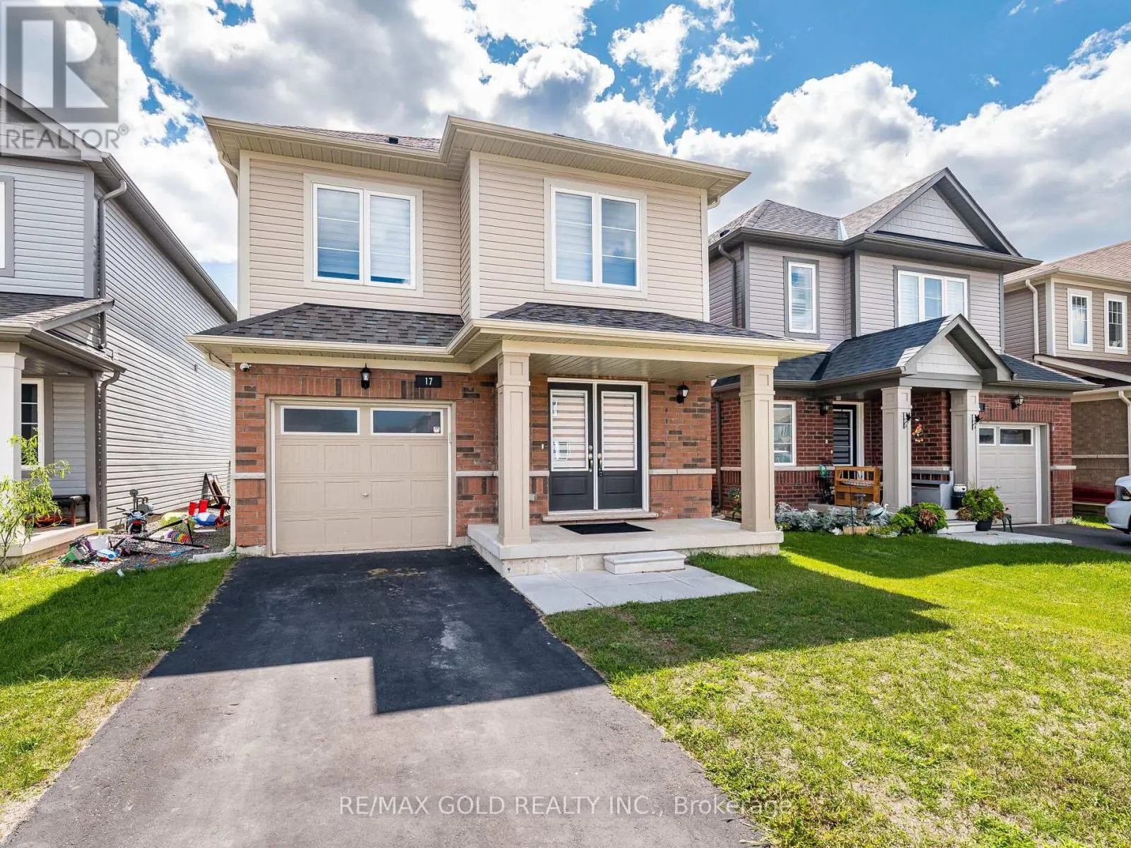 17 COTTONWOOD CRESCENT