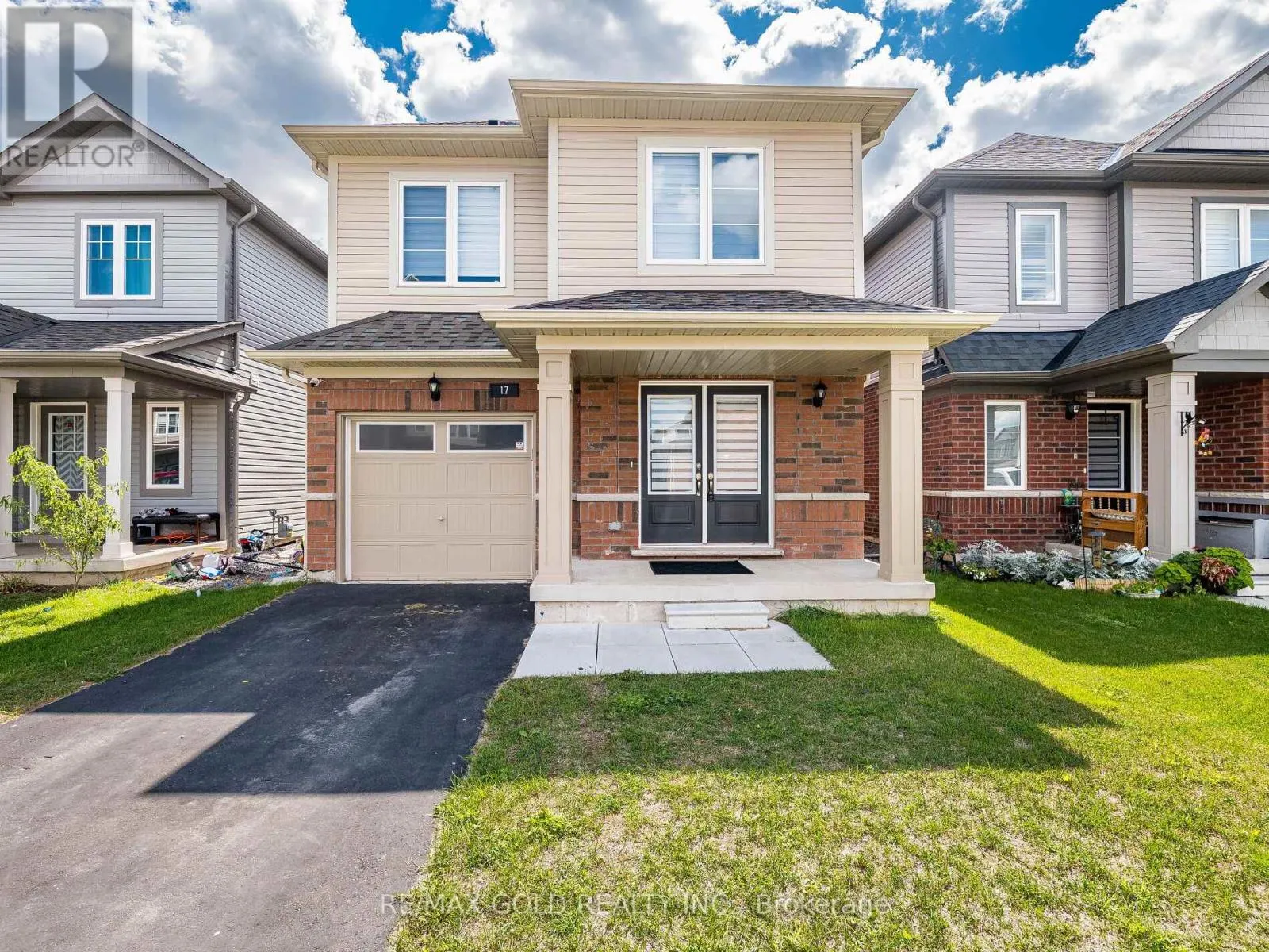 17 COTTONWOOD CRESCENT