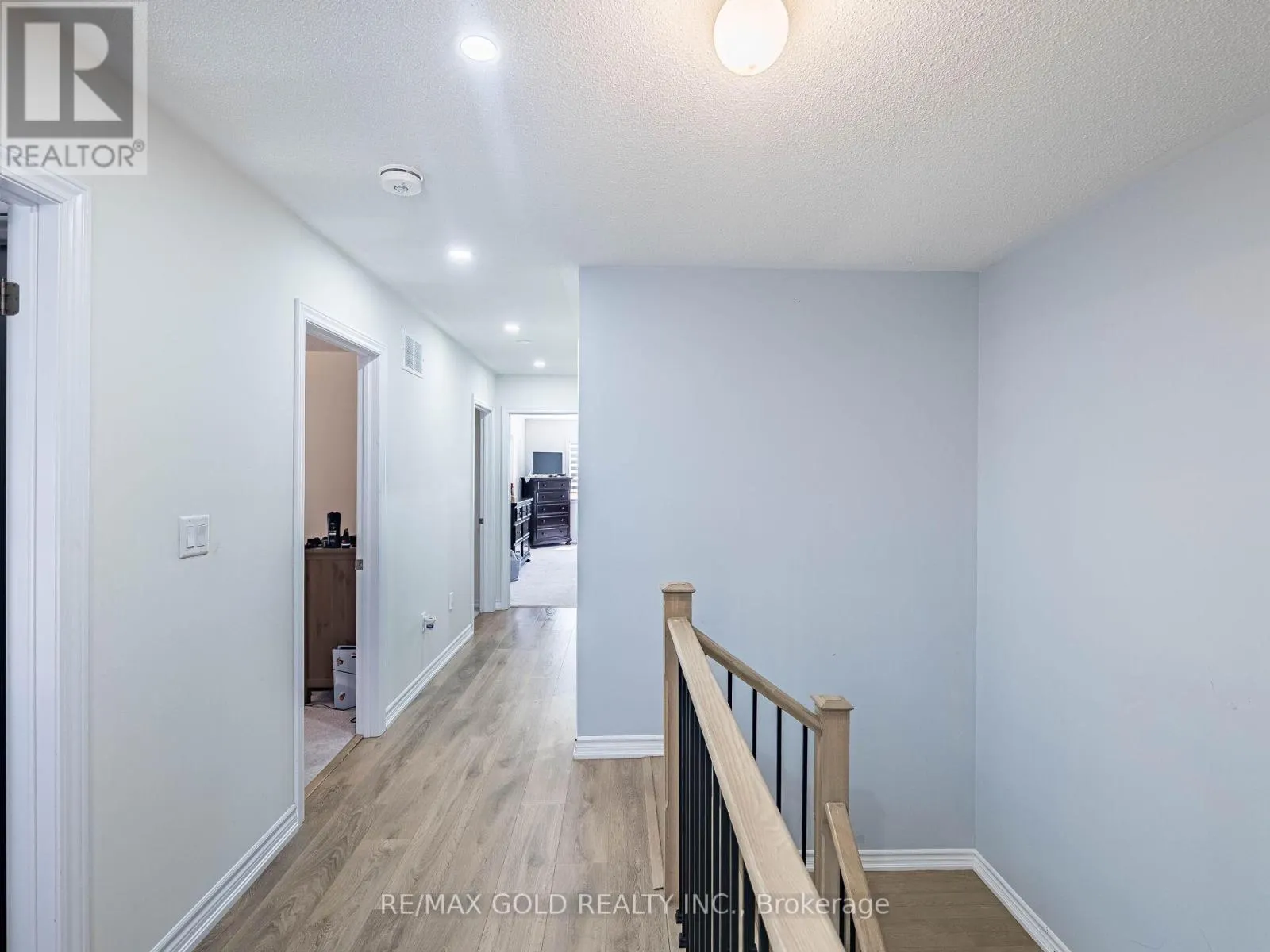 17 COTTONWOOD CRESCENT