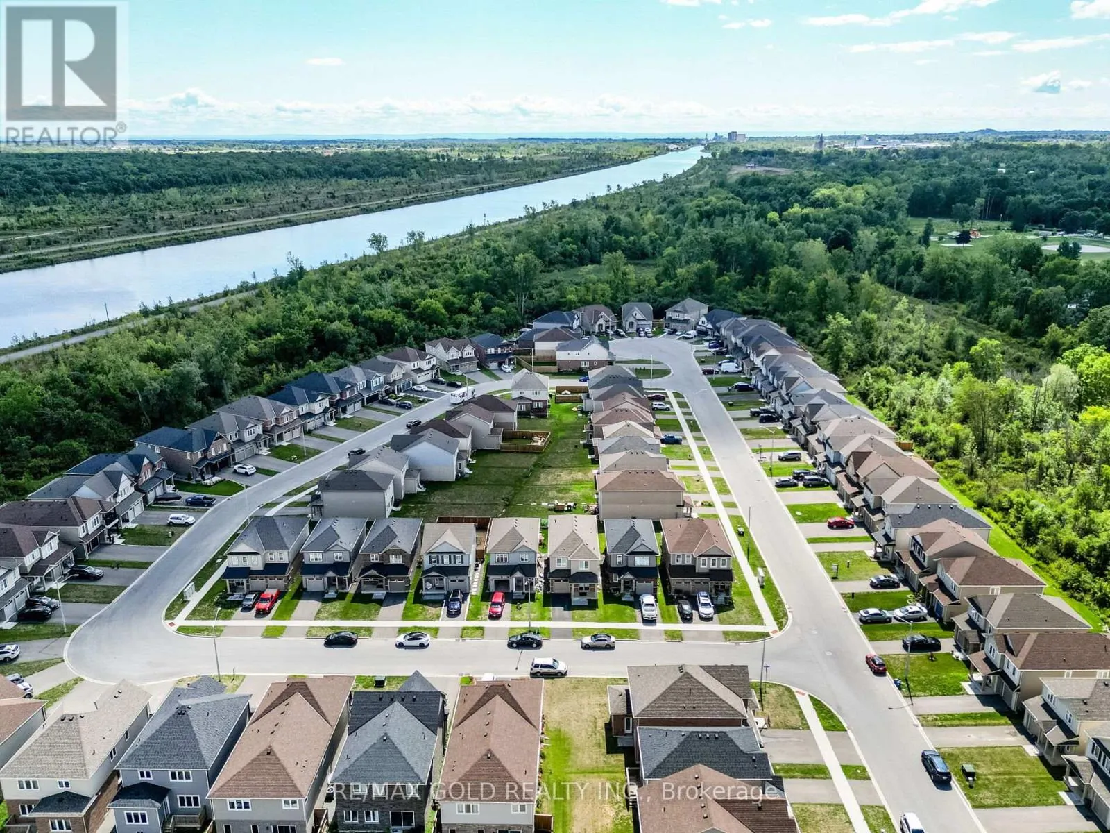 17 COTTONWOOD CRESCENT