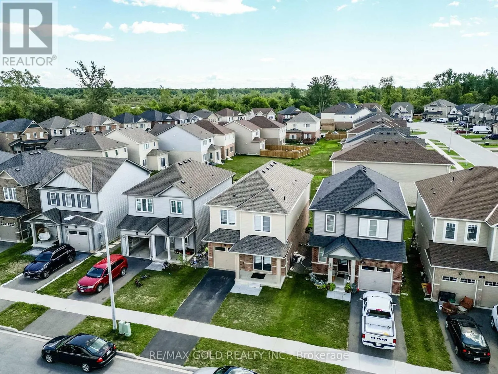 17 COTTONWOOD CRESCENT