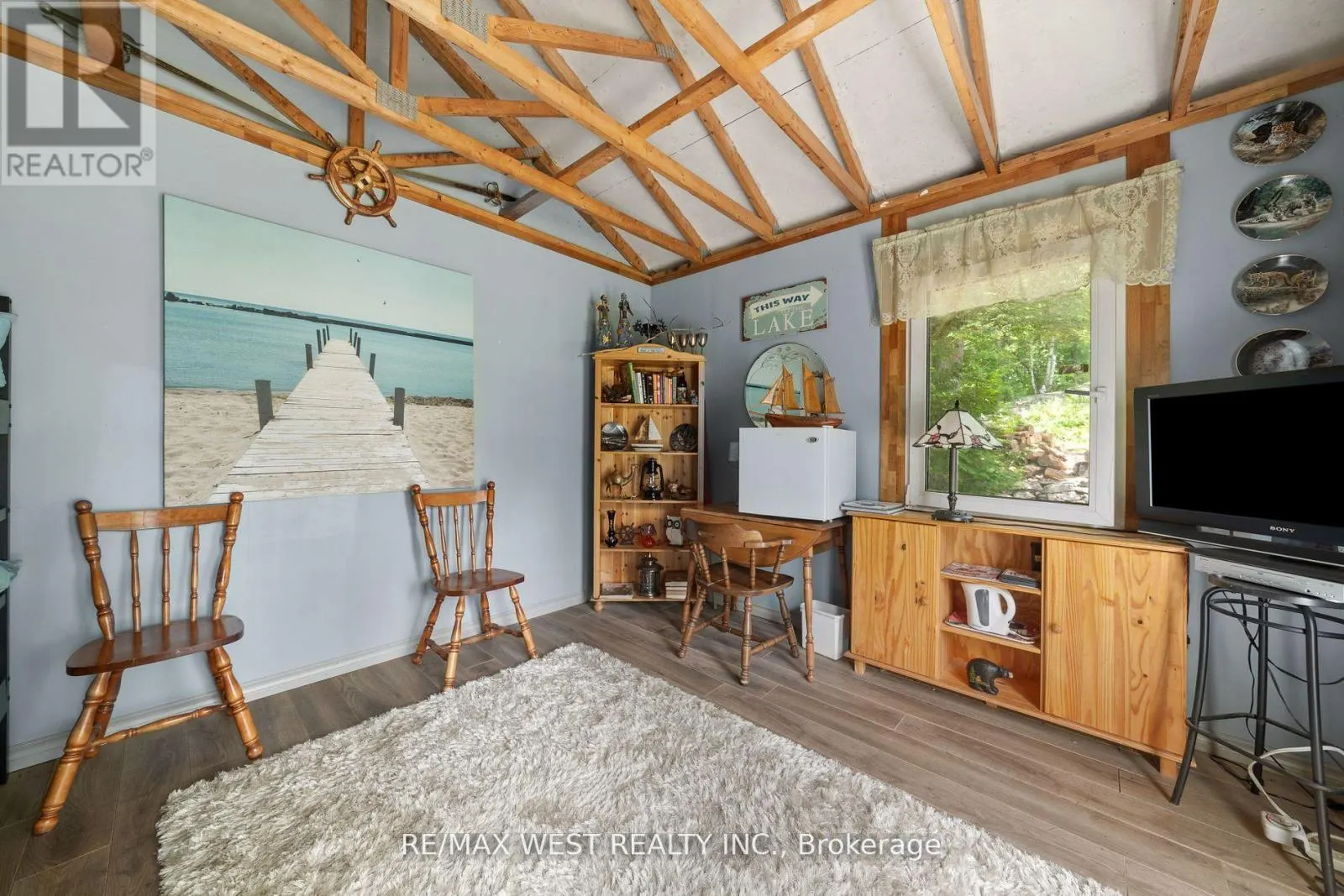 2735 SHEPHERD LANE