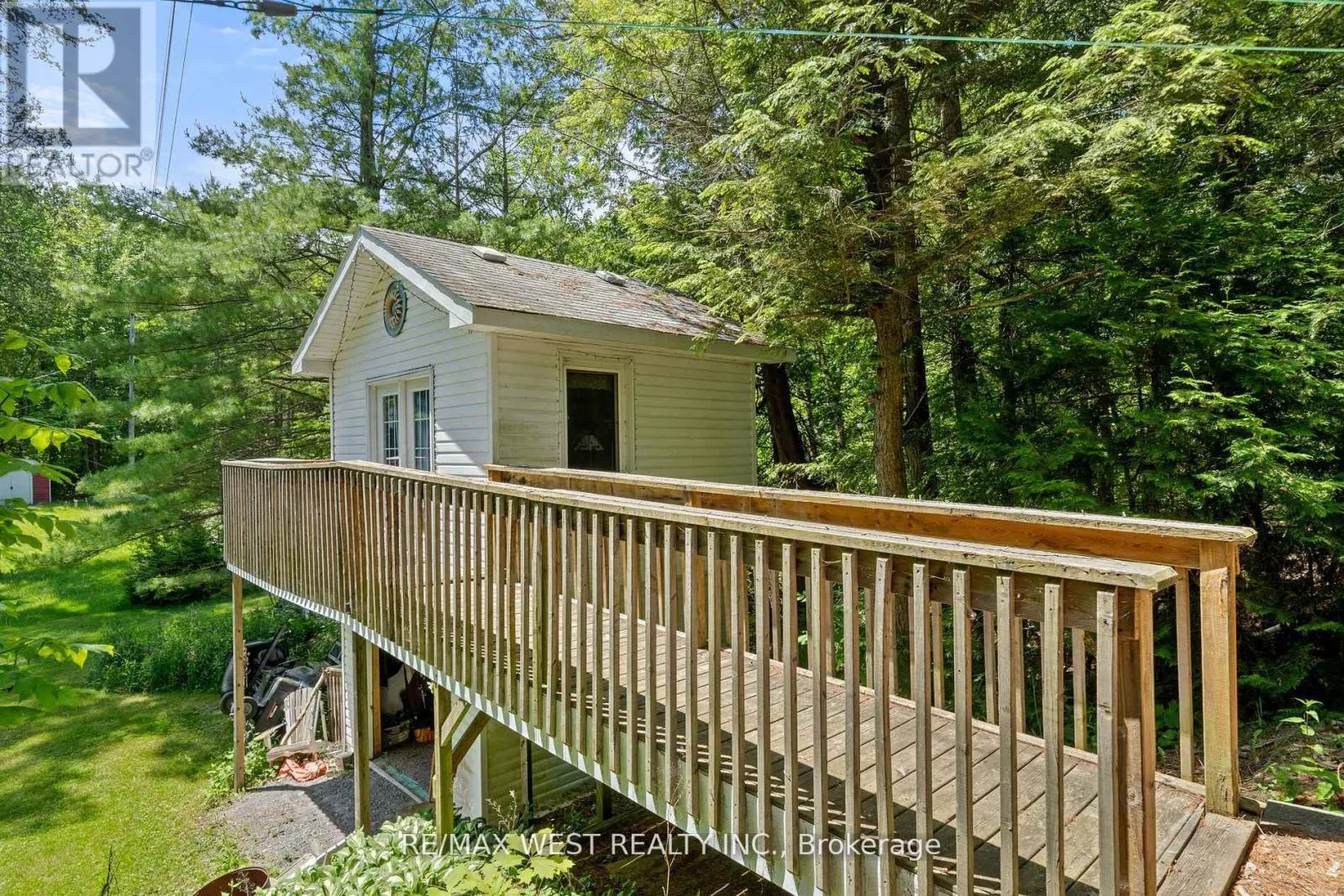 2735 SHEPHERD LANE