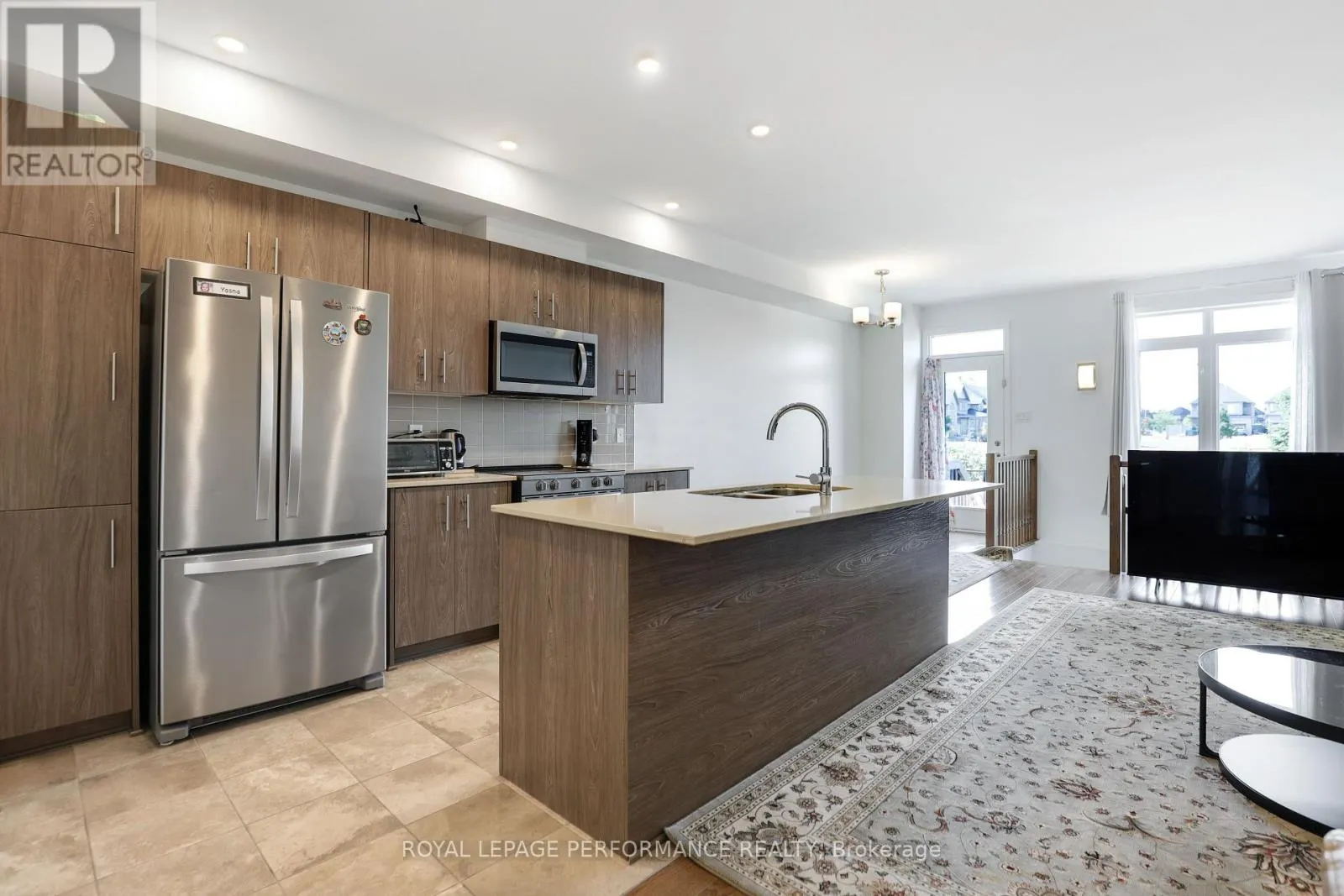 471 FERNSIDE STREET