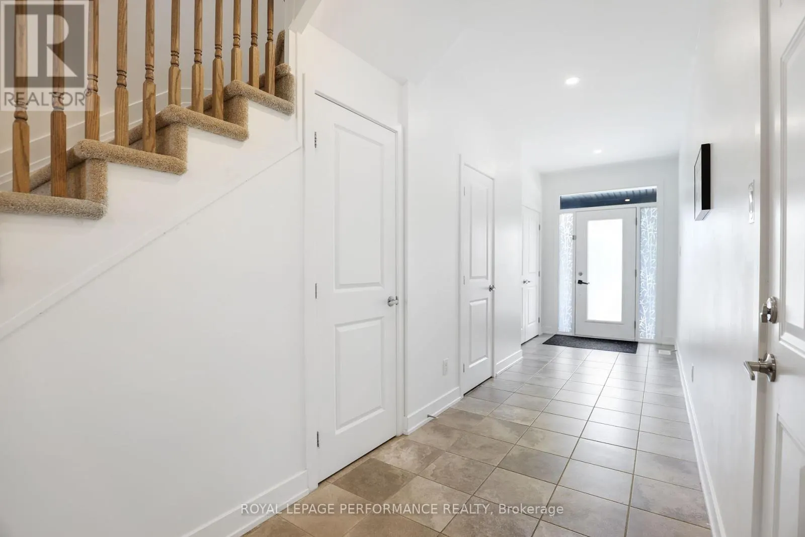 471 FERNSIDE STREET