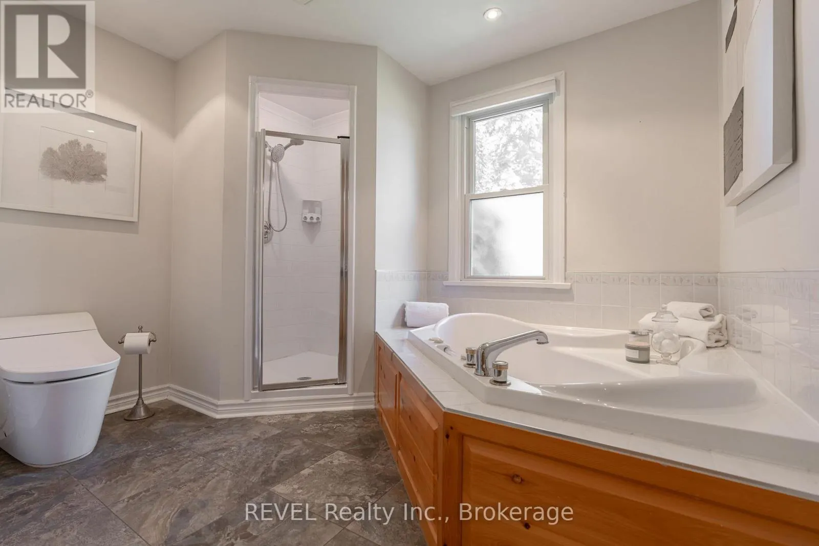 522 MISSISSAGUA STREET