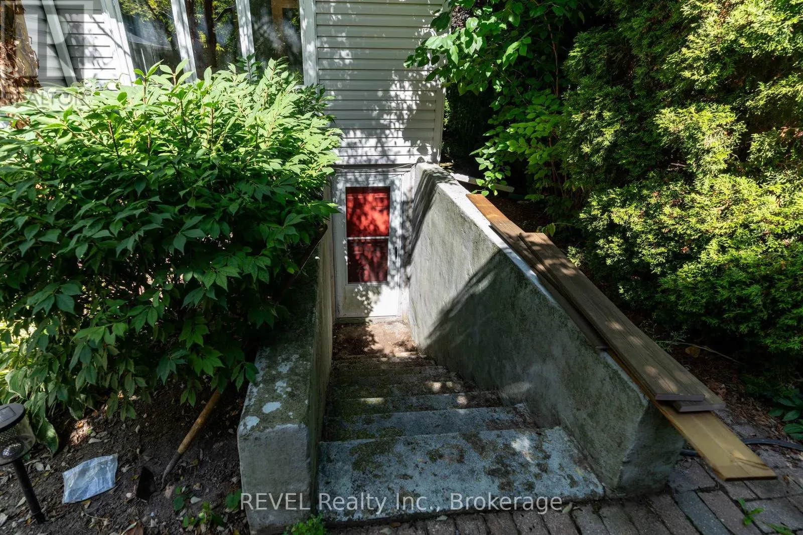 522 MISSISSAGUA STREET