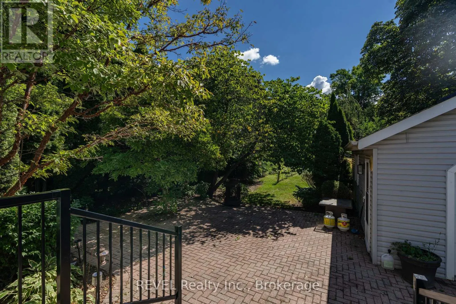 522 MISSISSAGUA STREET