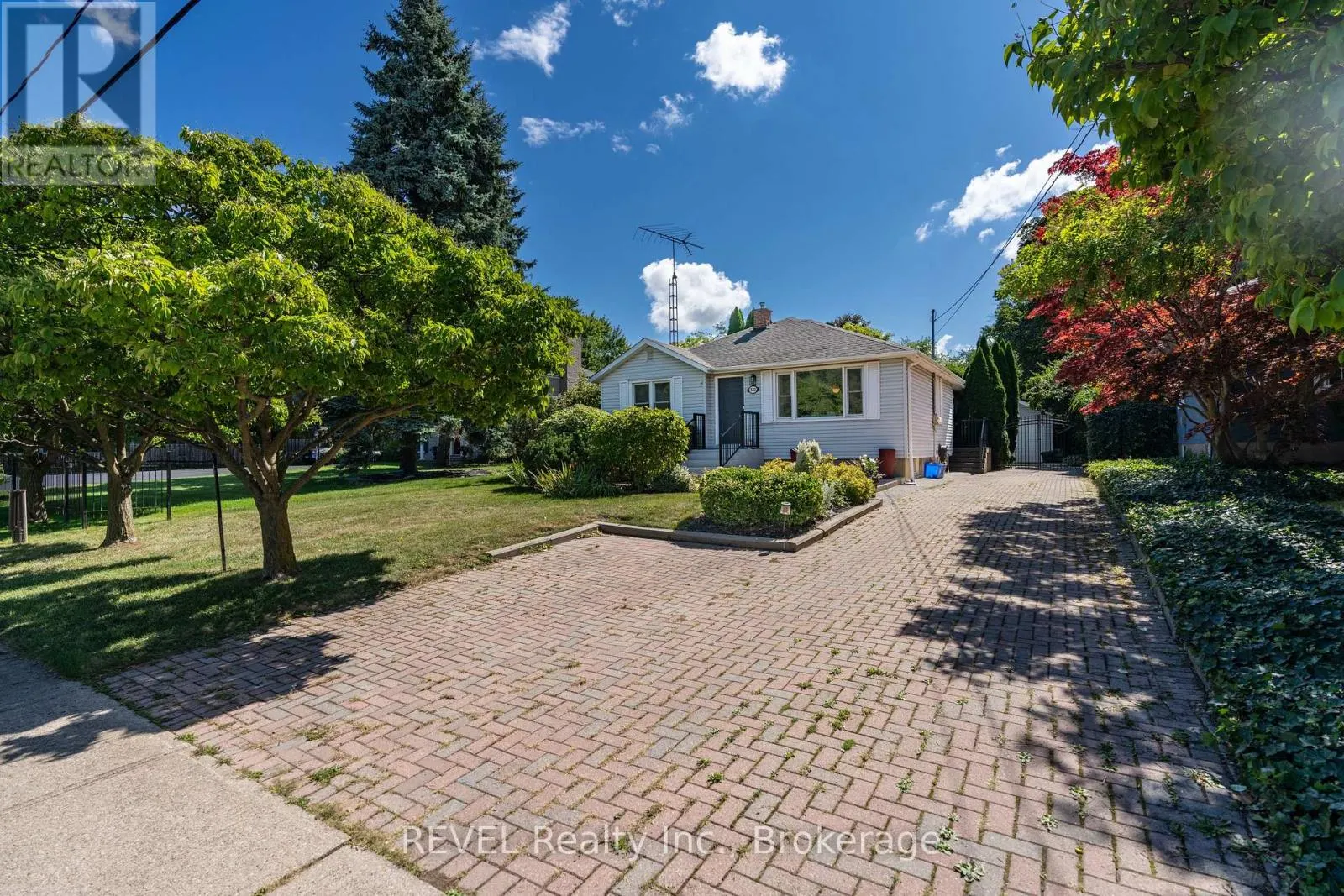 522 MISSISSAGUA STREET
