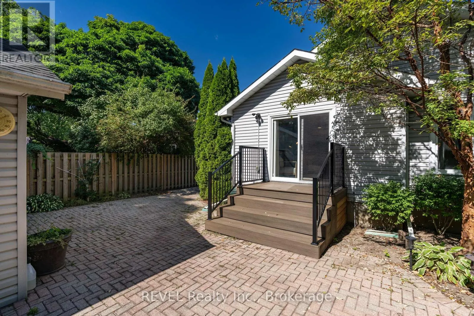 522 MISSISSAGUA STREET