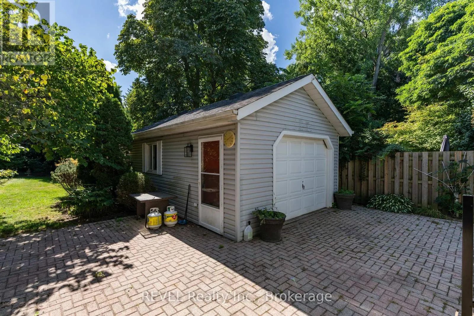 522 MISSISSAGUA STREET