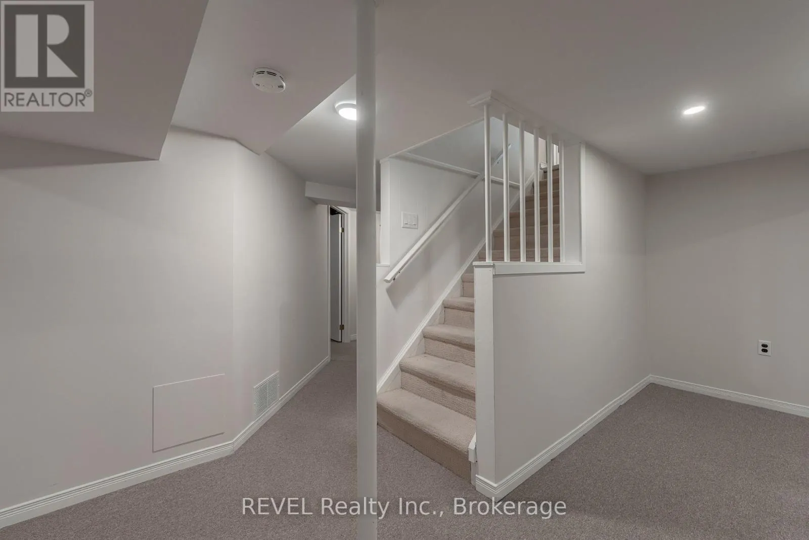 522 MISSISSAGUA STREET