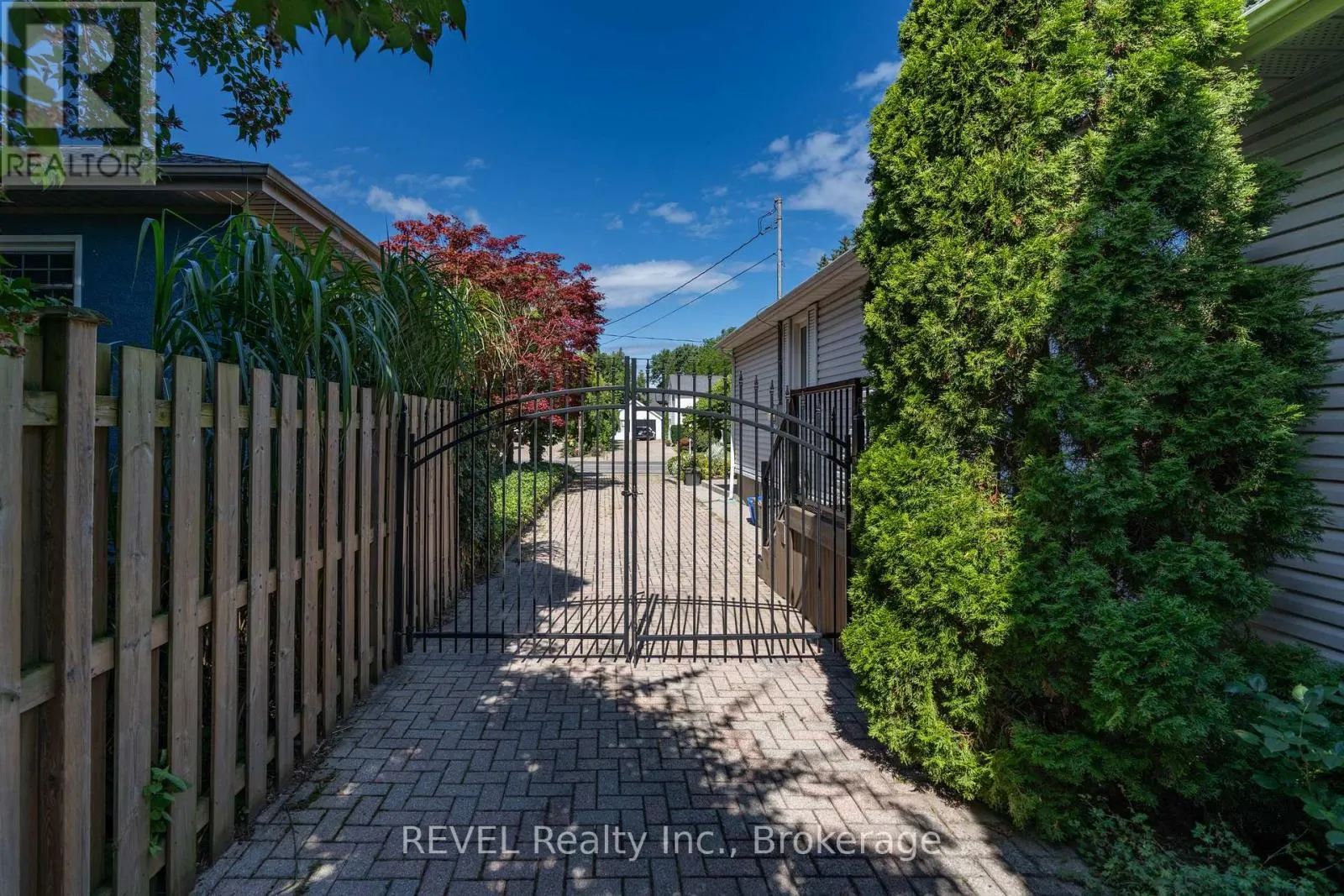 522 MISSISSAGUA STREET