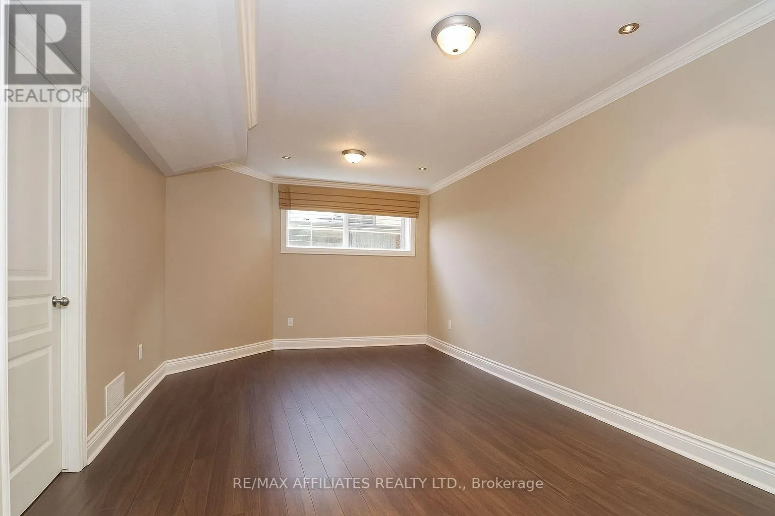 561 AQUAVIEW DRIVE