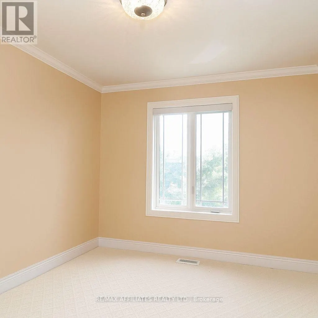 561 AQUAVIEW DRIVE