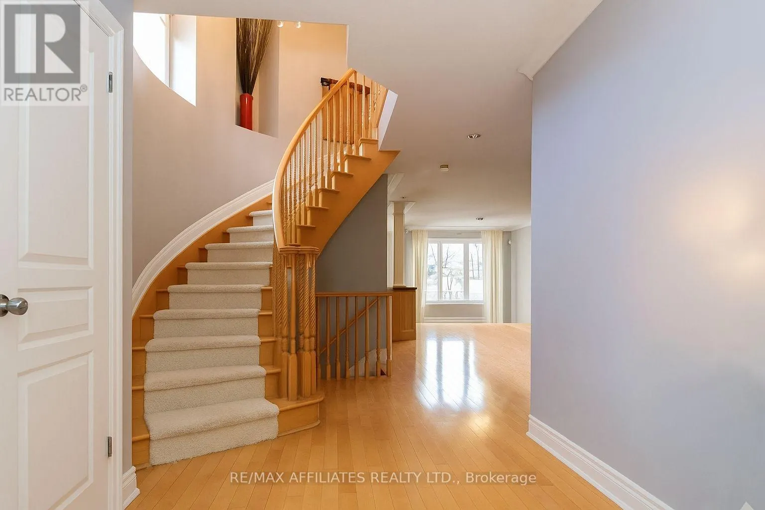 561 AQUAVIEW DRIVE