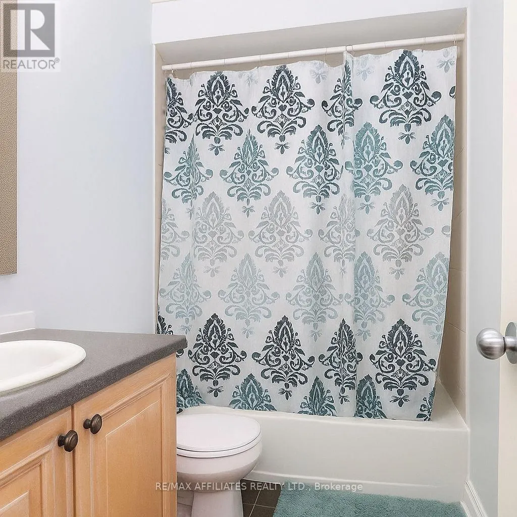 561 AQUAVIEW DRIVE