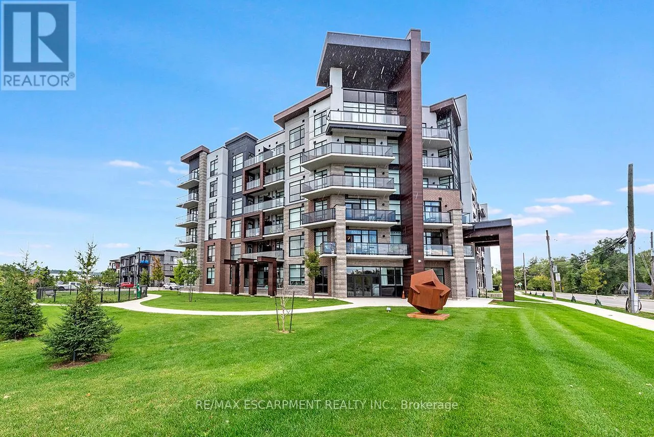606 - 600 NORTH SERVICE ROAD