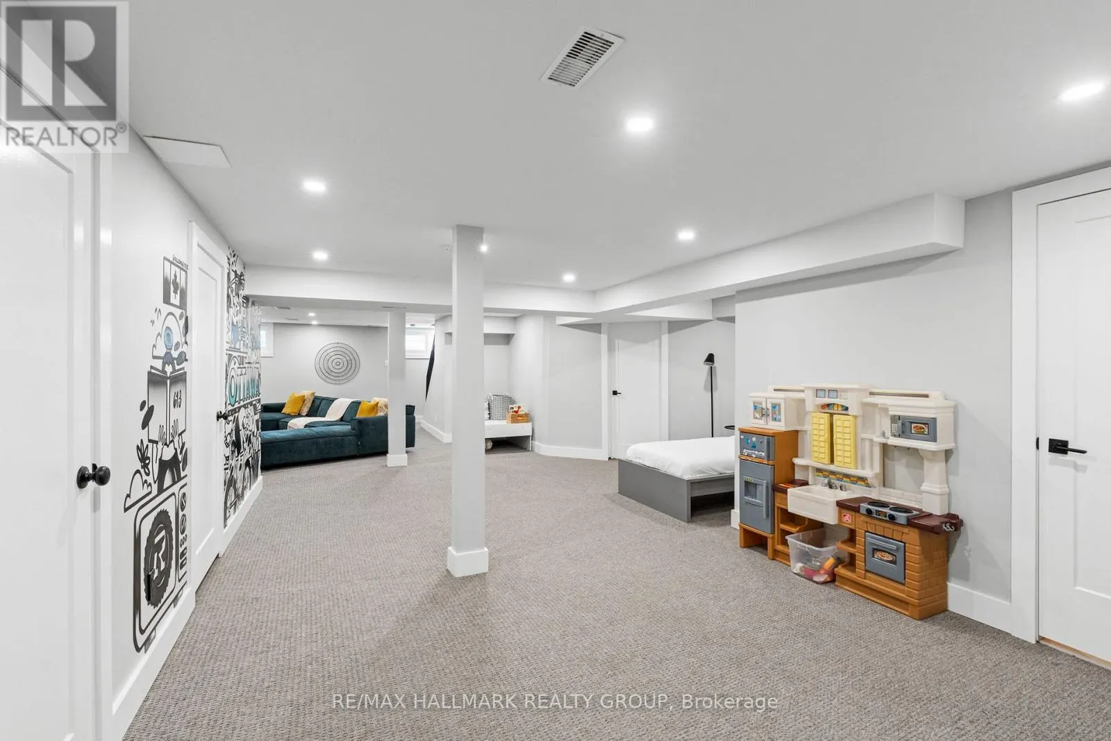 377 SUMMIT AVENUE