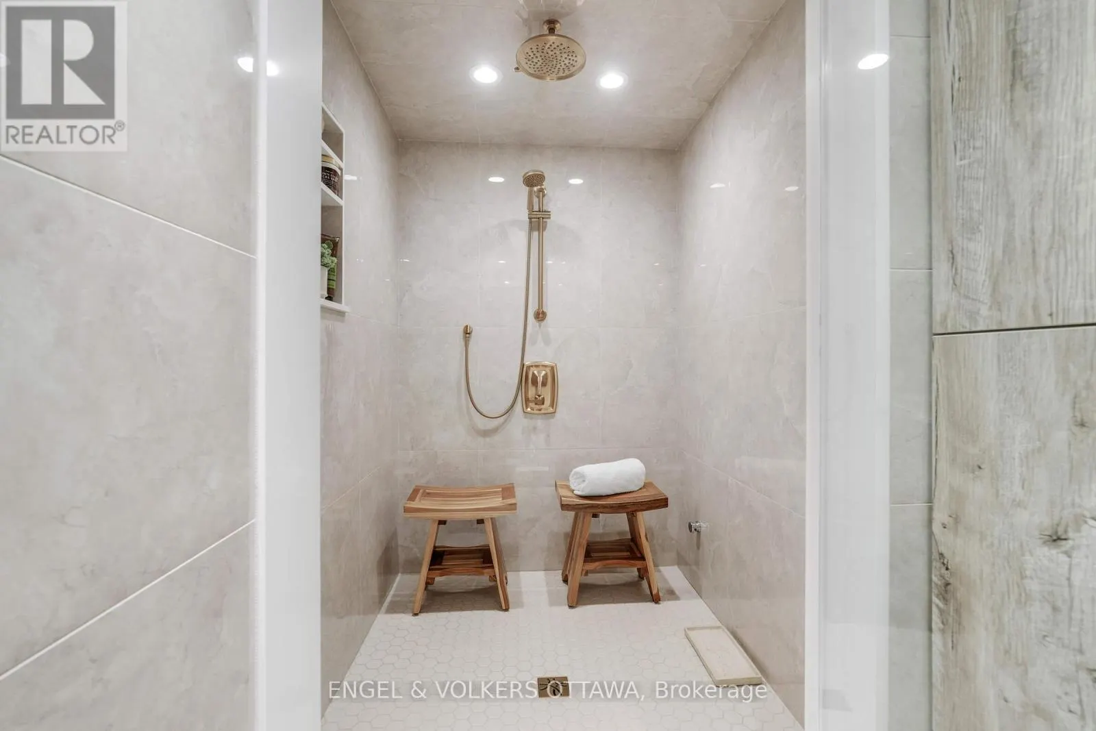 386 ASHBURY ROAD