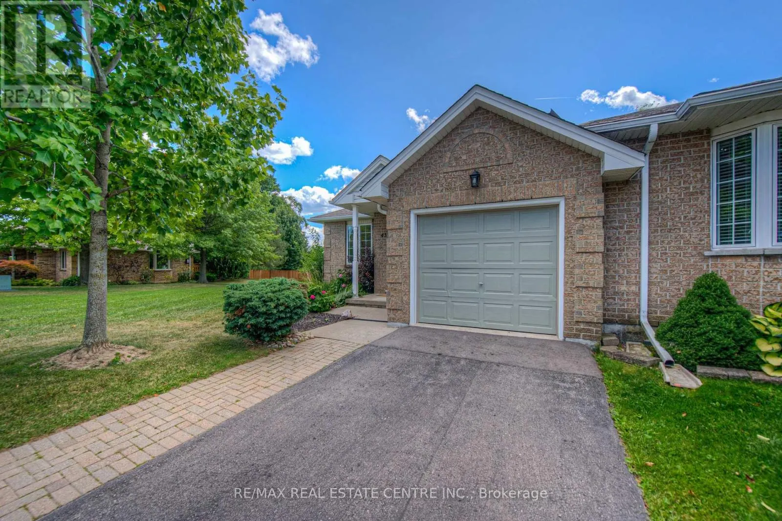 43 POSTOAKS DRIVE