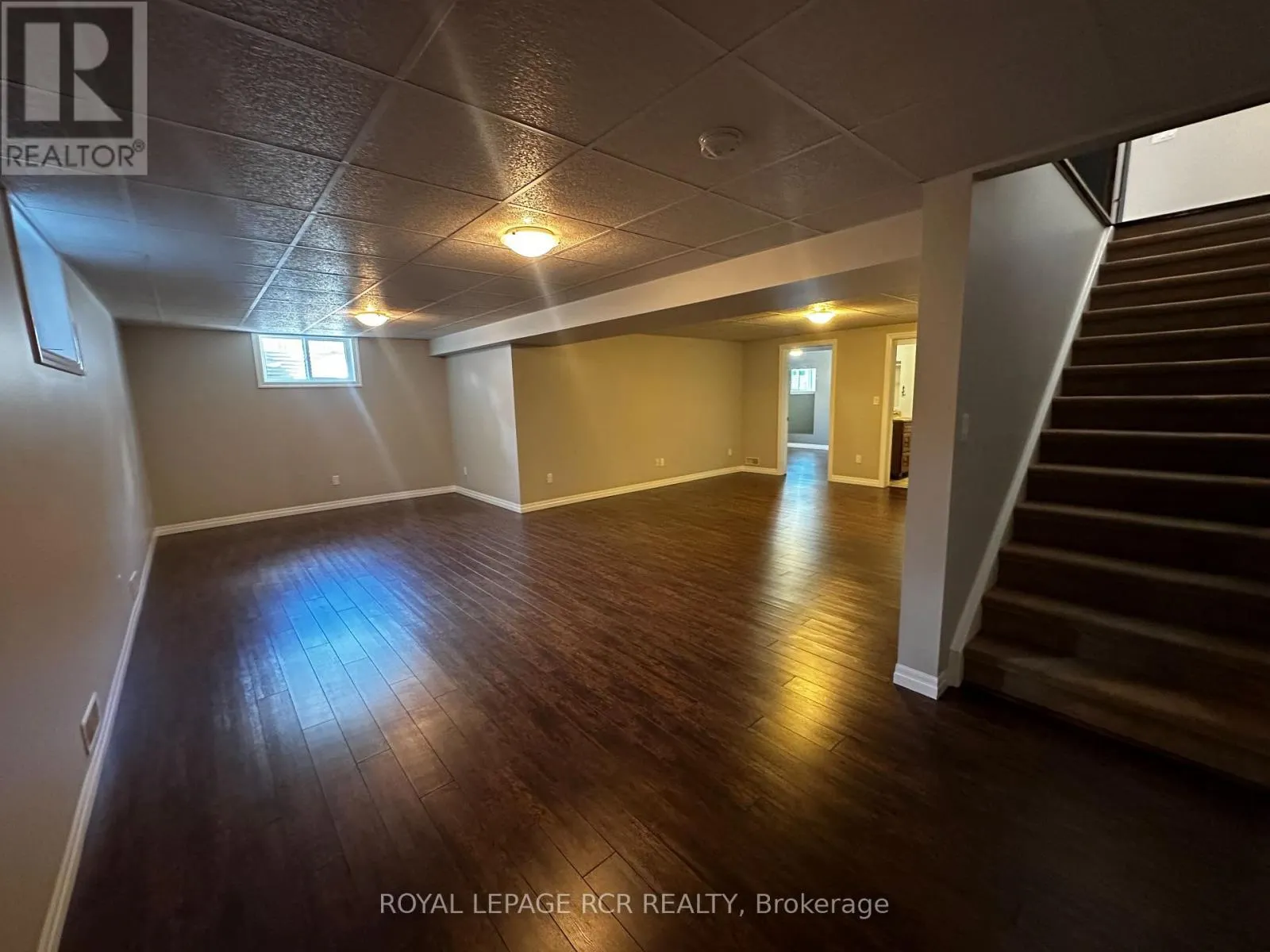 184 RUBY'S CRESCENT E