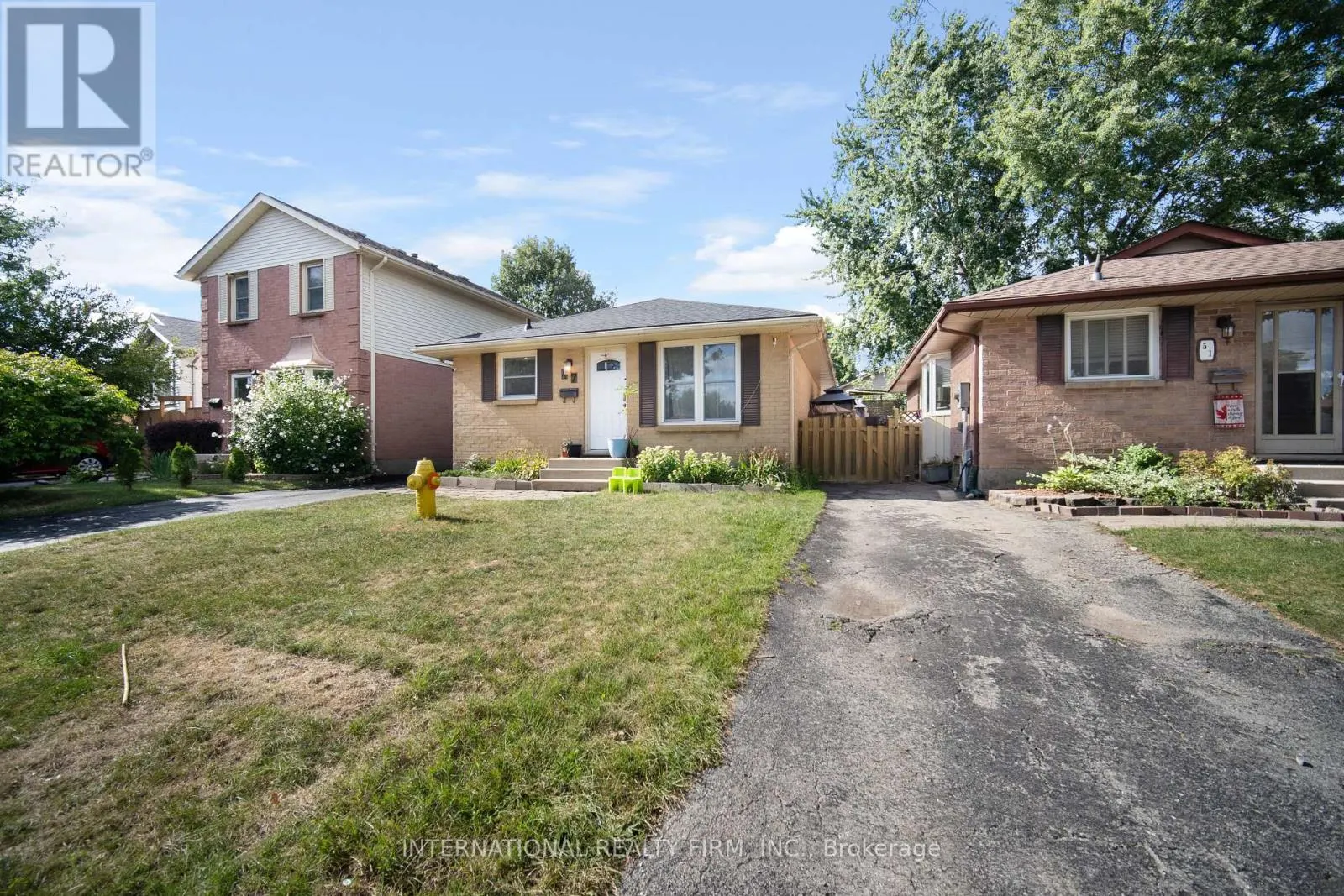 47 SPEIGHT CRESCENT